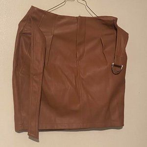 Faux leather short skirt